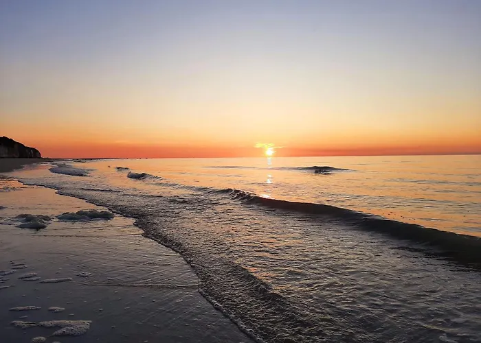 Les Grandes Masures Vasterival Homestay *